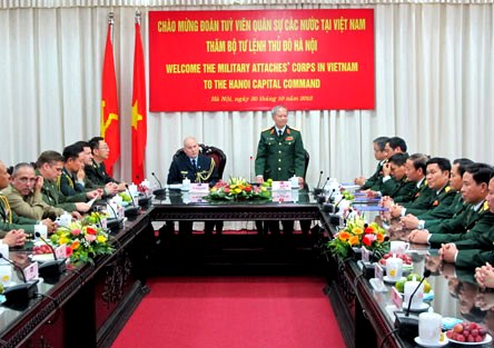 Vietnam pondera cooperación con agregados militares